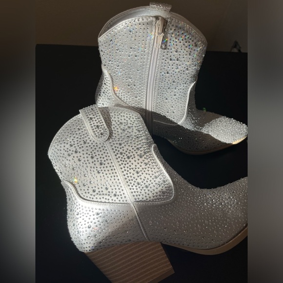 Silver Sparkle Leslie Rhinestones Western Boots NIB - Picture 4 of 16